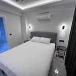 Sahra Premium - Luxury 4 Bedroom With Private Pool & Garden In Dalyan Center *