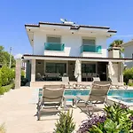 Sahra Premium - Luxury 4 Bedroom With Private Pool & Garden In Dalyan Center