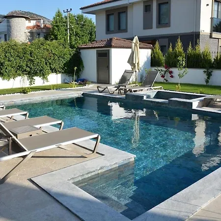 Sahra Premium - Luxury 4 Bedroom With Private Pool & Garden In Dalyan Center Villa