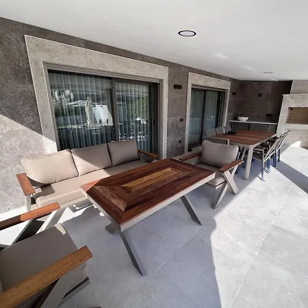 Sahra Premium - Luxury 4 Bedroom With Private Pool & Garden In Dalyan Center Villa