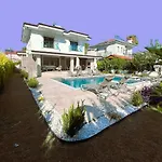 Sahra Premium - Luxury 4 Bedroom With Private Pool & Garden In Dalyan Center * Ortaca (Mugla)