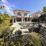 Vila Sahra Premium - Luxury 4 Bedroom With Private Pool & Garden In Dalyan Center