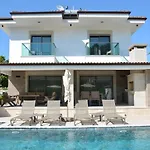 Vila Sahra Premium - Luxury 4 Bedroom With Private Pool & Garden In Dalyan Center *