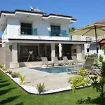 Vila Sahra Premium - Luxury 4 Bedroom With Private Pool & Garden In Dalyan Center *