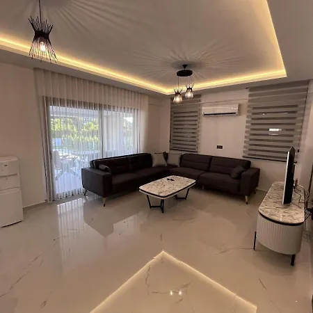 Sahra Premium - Luxury 4 Bedroom With Private Pool & Garden In Dalyan Center