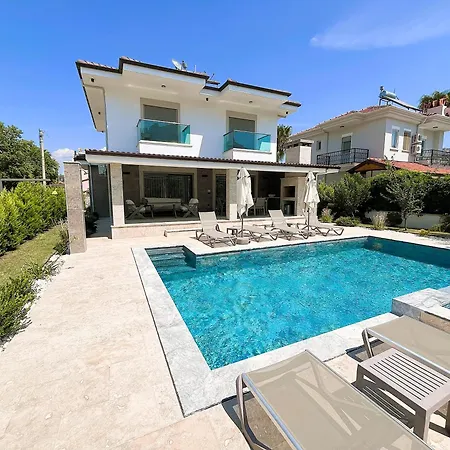 Sahra Premium - Luxury 4 Bedroom With Private Pool & Garden In Dalyan Center 빌라
