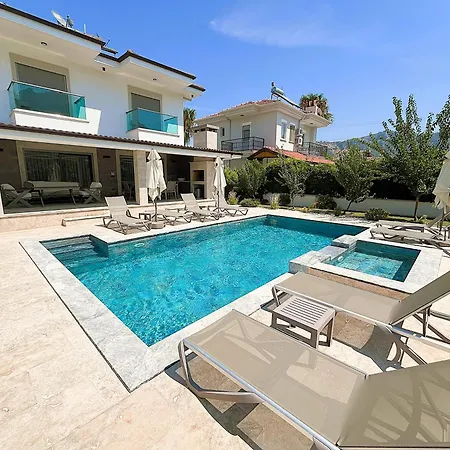빌라 Sahra Premium - Luxury 4 Bedroom With Private Pool & Garden In Dalyan Center