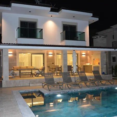 빌라 Sahra Premium - Luxury 4 Bedroom With Private Pool & Garden In Dalyan Center *