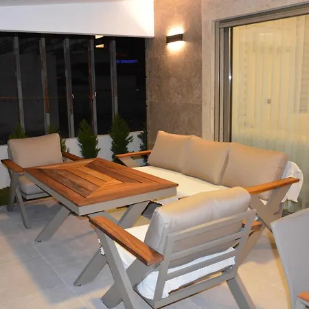 Sahra Premium - Luxury 4 Bedroom With Private Pool & Garden In Dalyan Center Ortaca (Mugla)