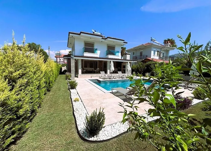 Sahra Premium - Luxury 4 Bedroom With Private Pool & Garden In Dalyan Center Vilă *