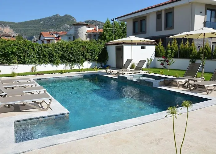 Vilă Sahra Premium - Luxury 4 Bedroom With Private Pool & Garden In Dalyan Center