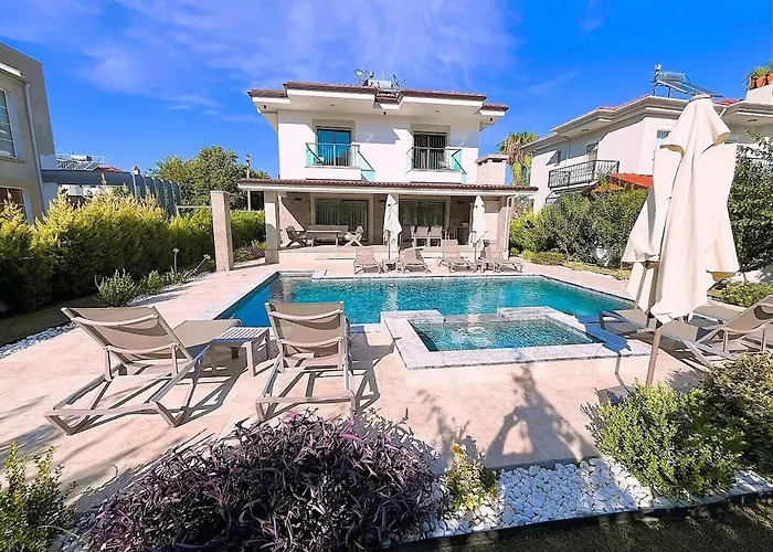Vilă Sahra Premium - Luxury 4 Bedroom With Private Pool & Garden In Dalyan Center *
