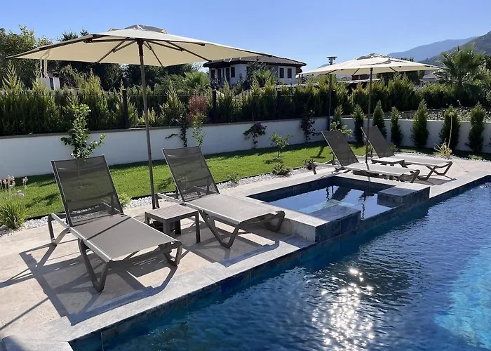 Vilă Sahra Premium - Luxury 4 Bedroom With Private Pool & Garden In Dalyan Center