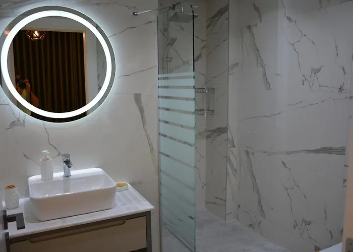 Vilă Sahra Premium - Luxury 4 Bedroom With Private Pool & Garden In Dalyan Center *