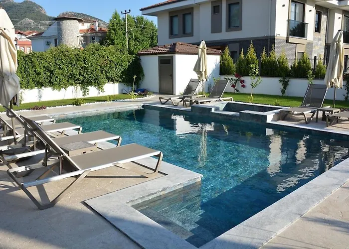 Sahra Premium - Luxury 4 Bedroom With Private Pool & Garden In Dalyan Center Vilă