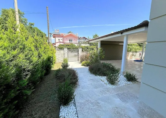 Sahra Premium - Luxury 4 Bedroom With Private Pool & Garden In Dalyan Center Vilă