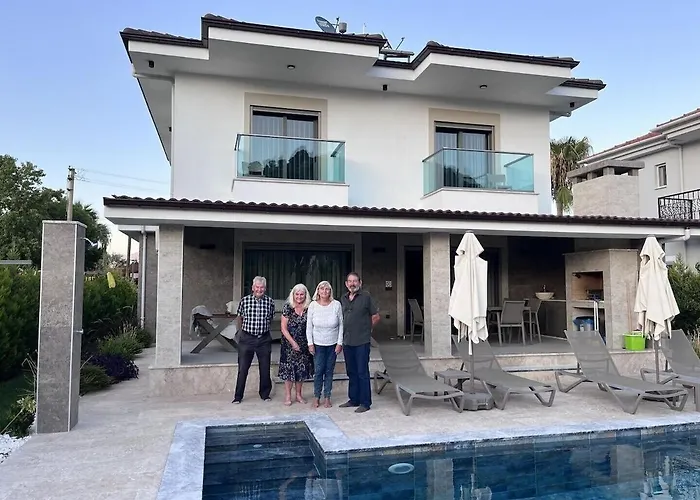 Sahra Premium - Luxury 4 Bedroom With Private Pool & Garden In Dalyan Center Vilă